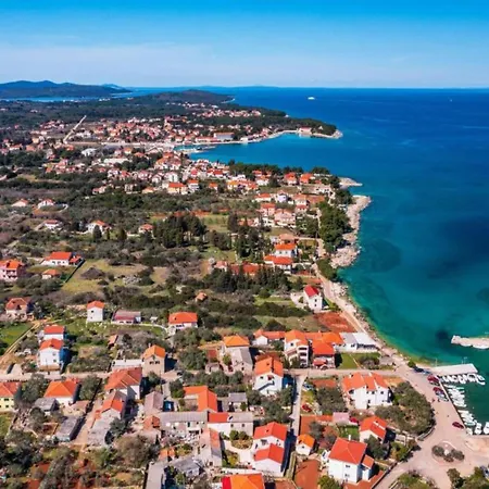 Two Bedroom With Terrace Appartement *