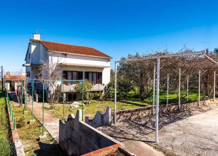 Two Bedroom With Terrace דירה