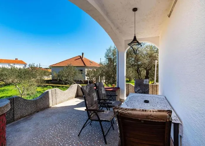 Two Bedroom With Terrace Apartman Ugljan