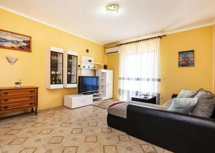 דירה Two Bedroom With Terrace אוגייאן