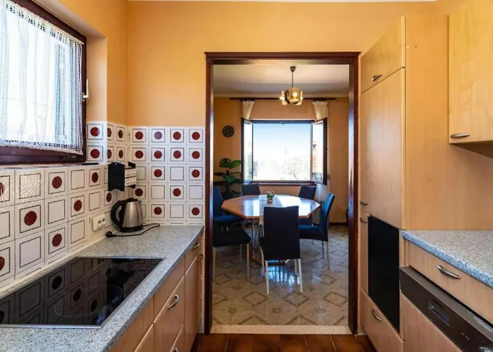 Two Bedroom With Terrace אוגייאן