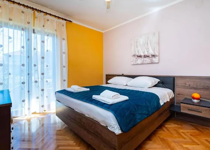 דירה Two Bedroom With Terrace *