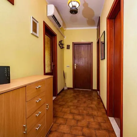 Two Bedroom With Terrace Apartment Ugljan