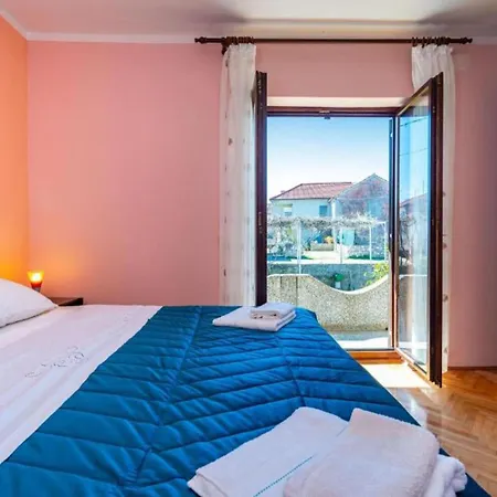 Two Bedroom With Terrace Apartment Ugljan