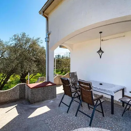 Two Bedroom With Terrace Apartman