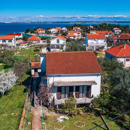 Apartman Two Bedroom With Terrace Ugljan