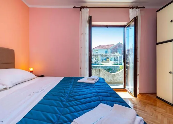 Two Bedroom With Terrace Διαμέρισμα Ugljan