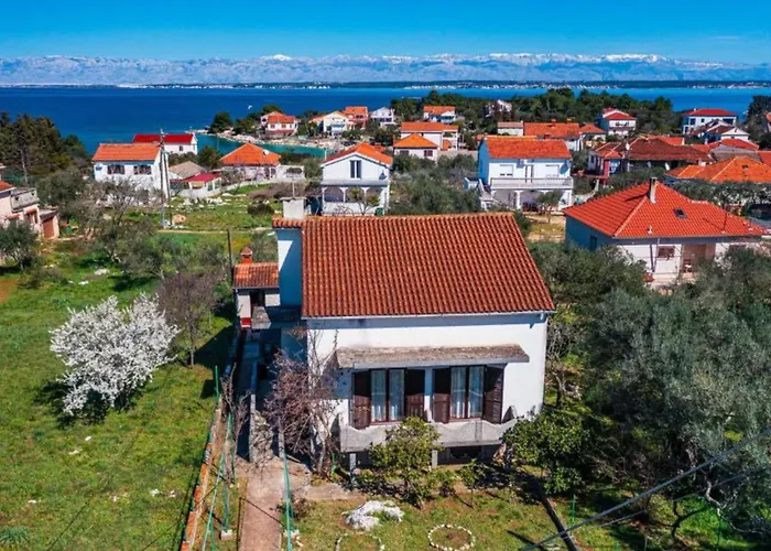 Διαμέρισμα Two Bedroom With Terrace Ugljan