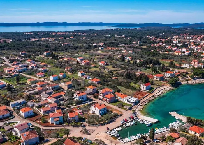 Two Bedroom With Terrace Διαμέρισμα